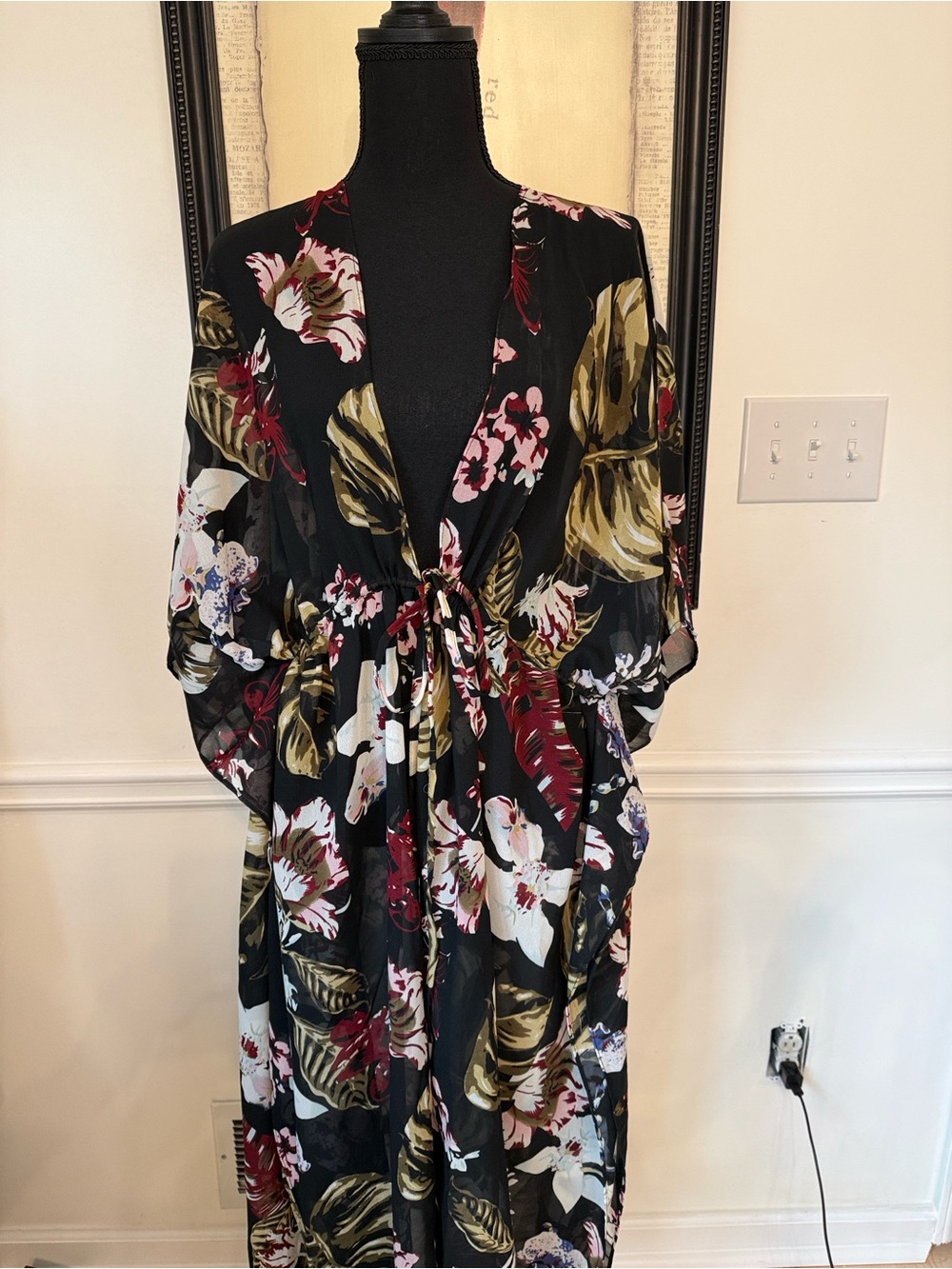 NWOT Walter Baker Tulum Cafcam Black Floral Tie-Front Cover Up OS